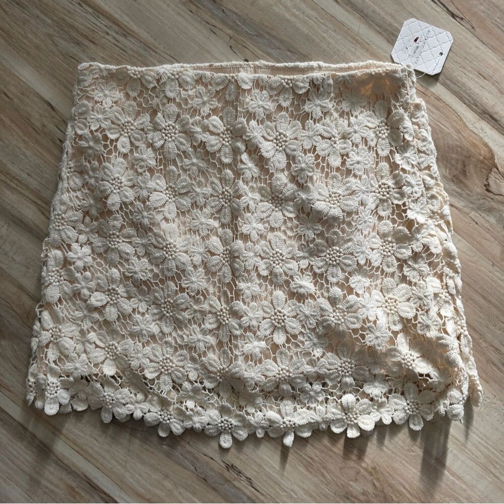 Natural Color Crochet Eyelet Mini Skirt Sz M Altar'd State NWT 100% Cotton - Picture 7 of 11